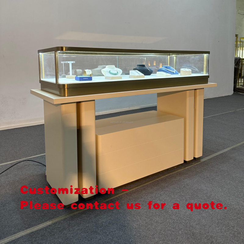 Jewelry And Watches Store - Vitrine de présentation de montres et