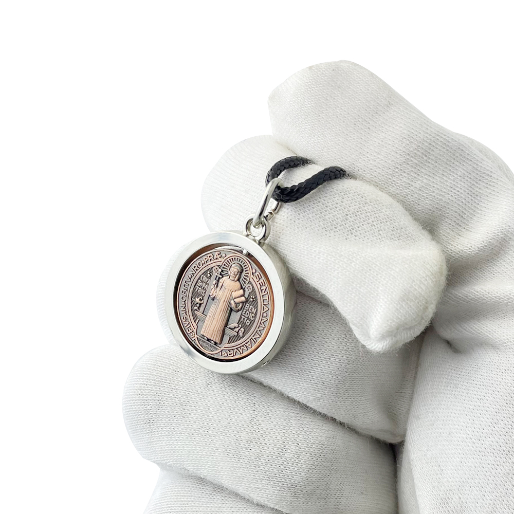 Jewelry & Watches Store - Nouveau collier médaille Saint Benoît, pendentif
