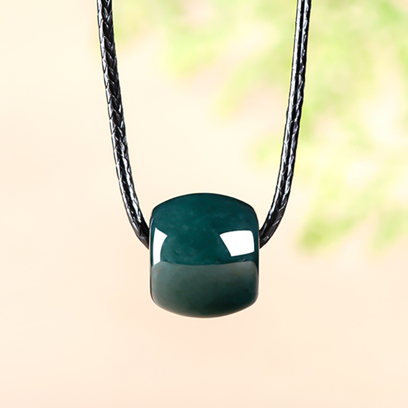 Jewelry & Watches Store - Collier pendentif en perles de jadeite