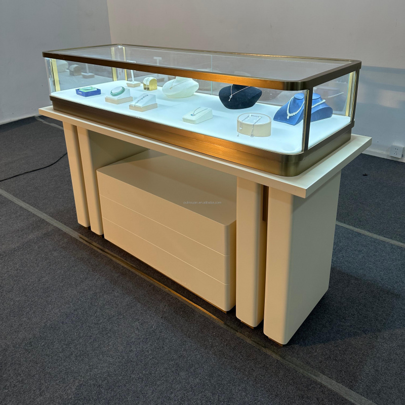 Vitrine de présentation de mon - Jewelry And Watches Store avis et prix