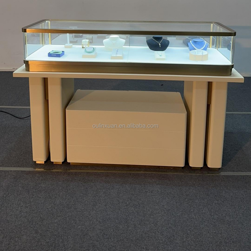 Vitrine de présentation de mon - Jewelry And Watches Store avis et prix